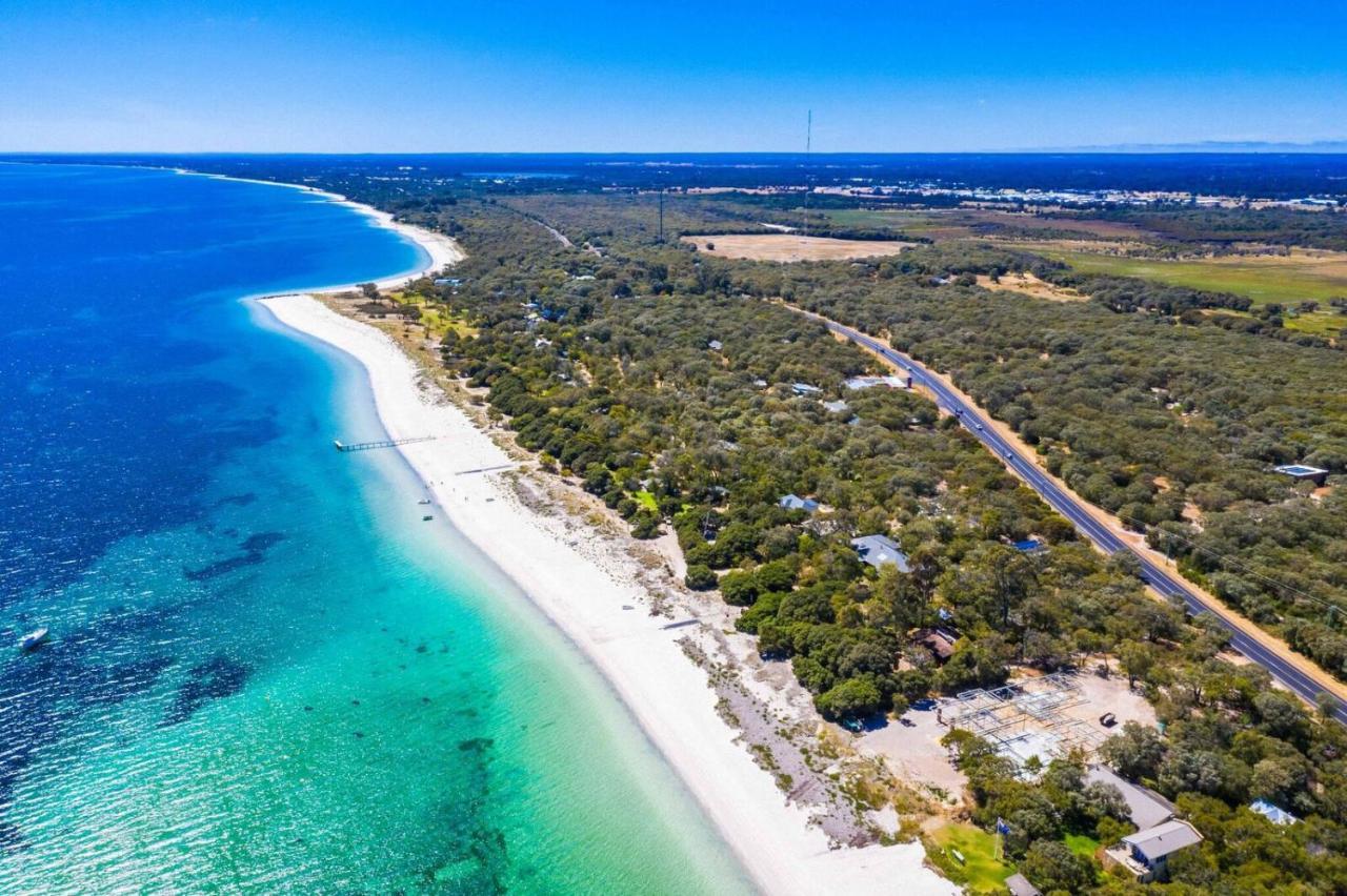 Siesta Park Holiday Resort Absolute Beachfront Resort バッセルトン エクステリア 写真